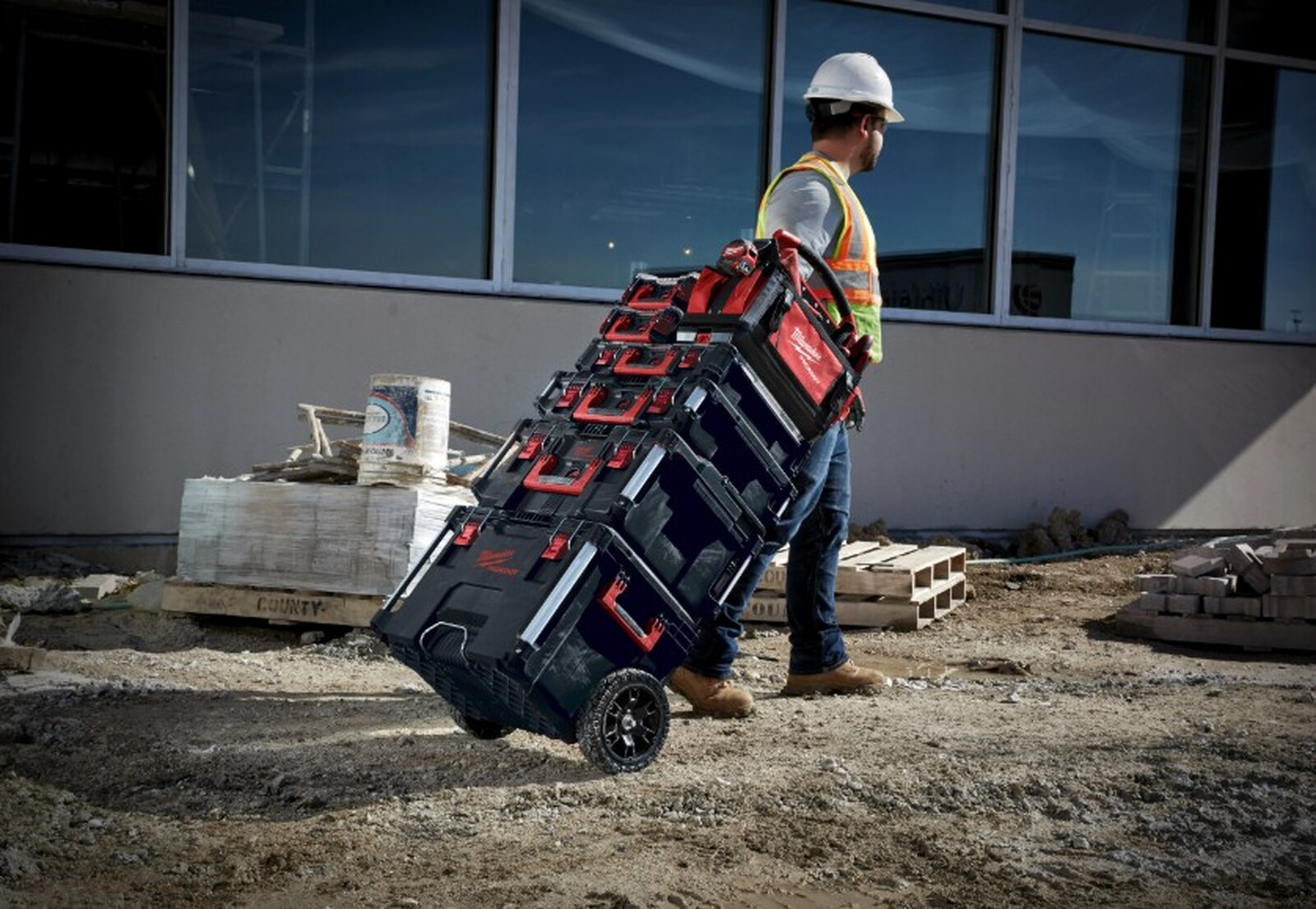 Tööriistakohver ratastel Milwaukee PACKOUT™ 4